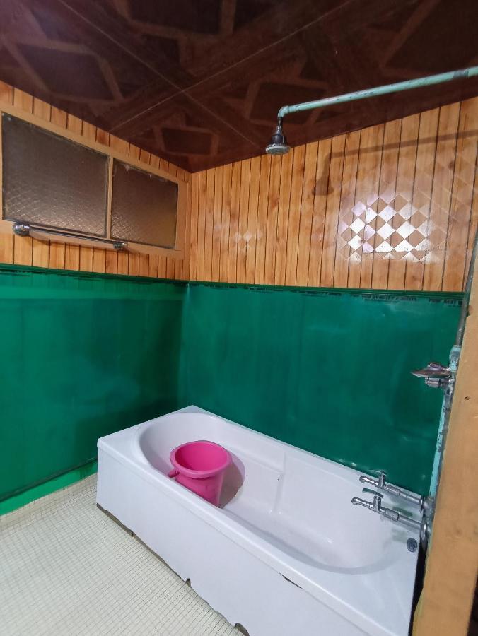 Hotel Hb Nancy Group Of Houseboats Srīnagar Exterior foto